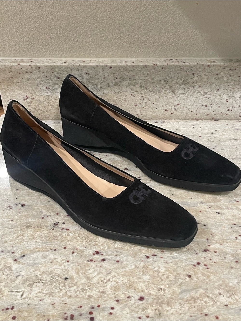 Vintage 80s-90a Black Suede Ferragamo Wedge Pumps. GUC Sz 9.5 narrow